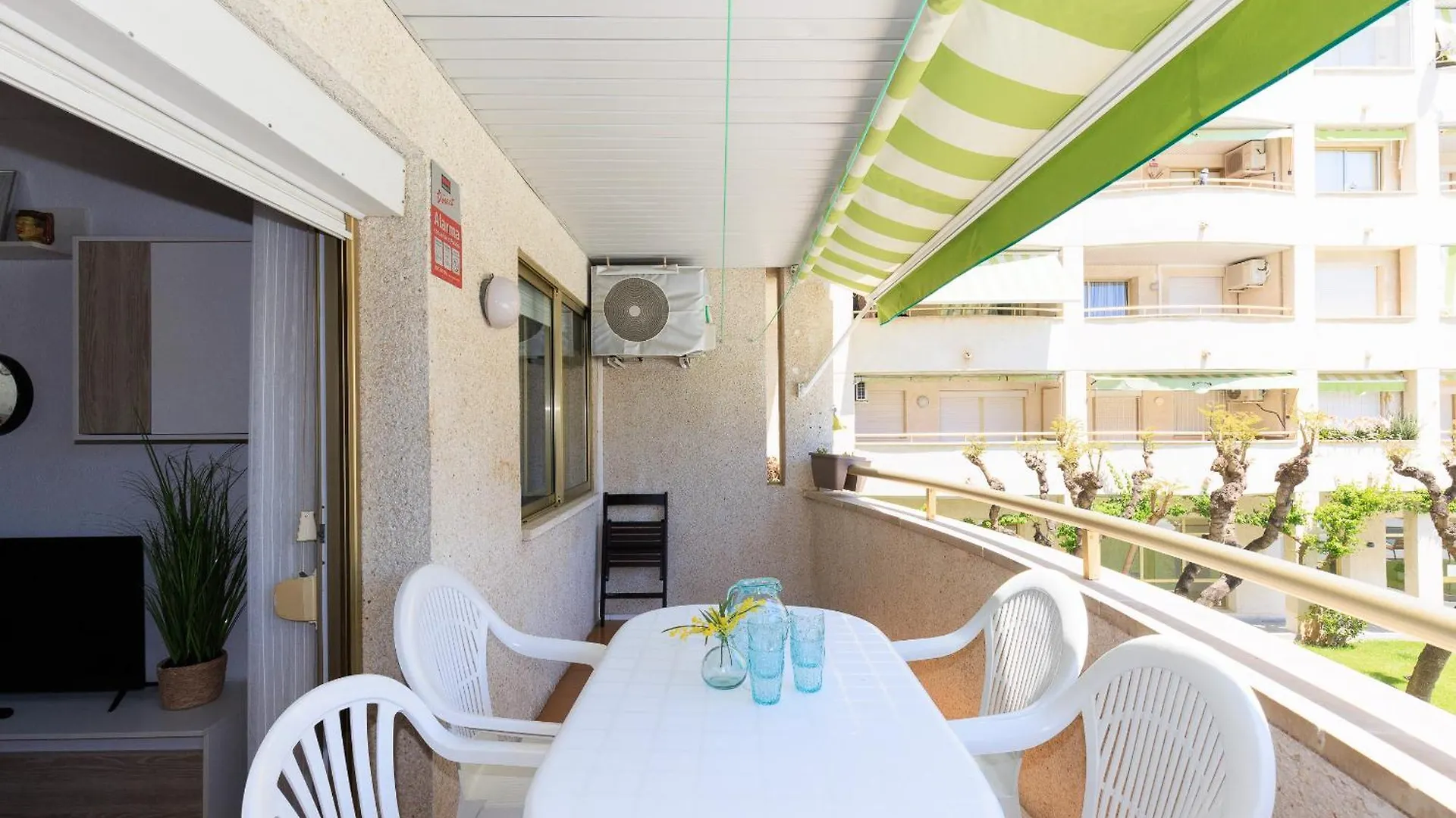 Uhc Marathon Apartments Salou Spanje